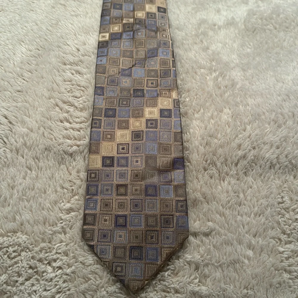 👔 EUC Men’s Brooks Brothers Tie – Grey & Blue Hues